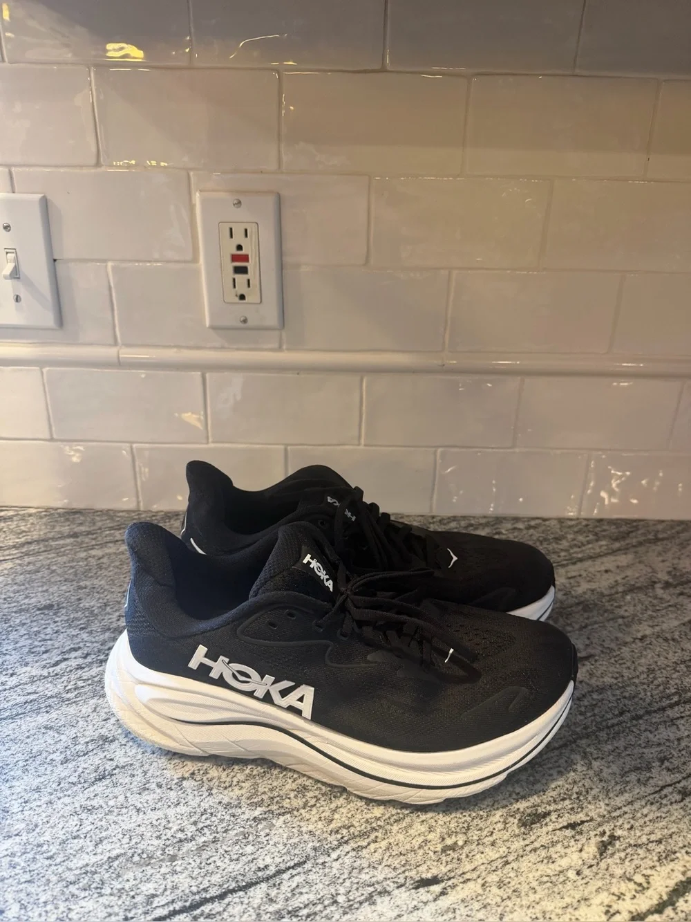 Women’s Hoka Clifton 10 Size 10